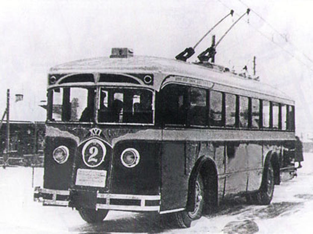 Когда появился троллейбус. Московский троллейбус 1933. Первый троллейбус ЛК-1 1933.